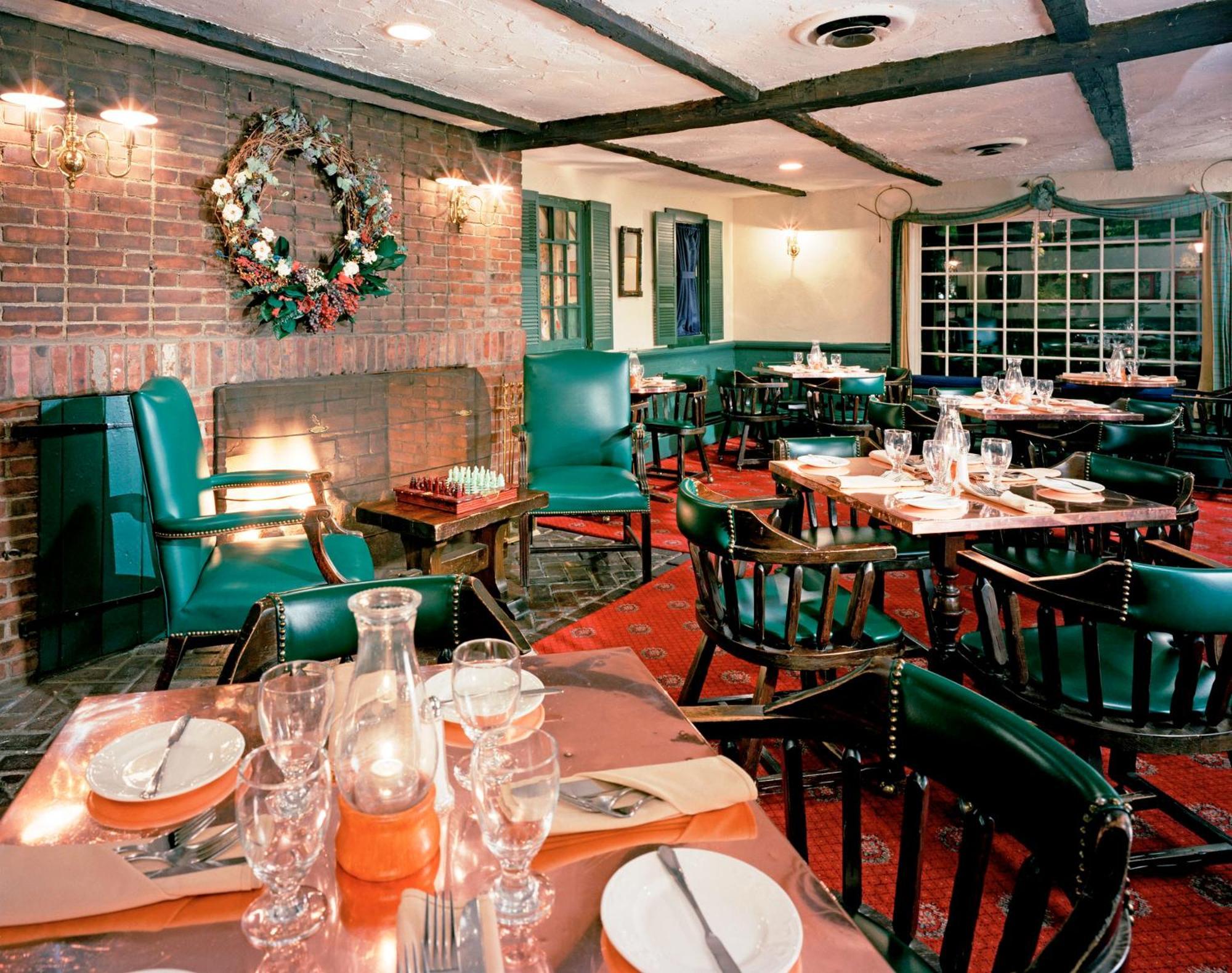 The Olde Mill Inn Basking Ridge Extérieur photo