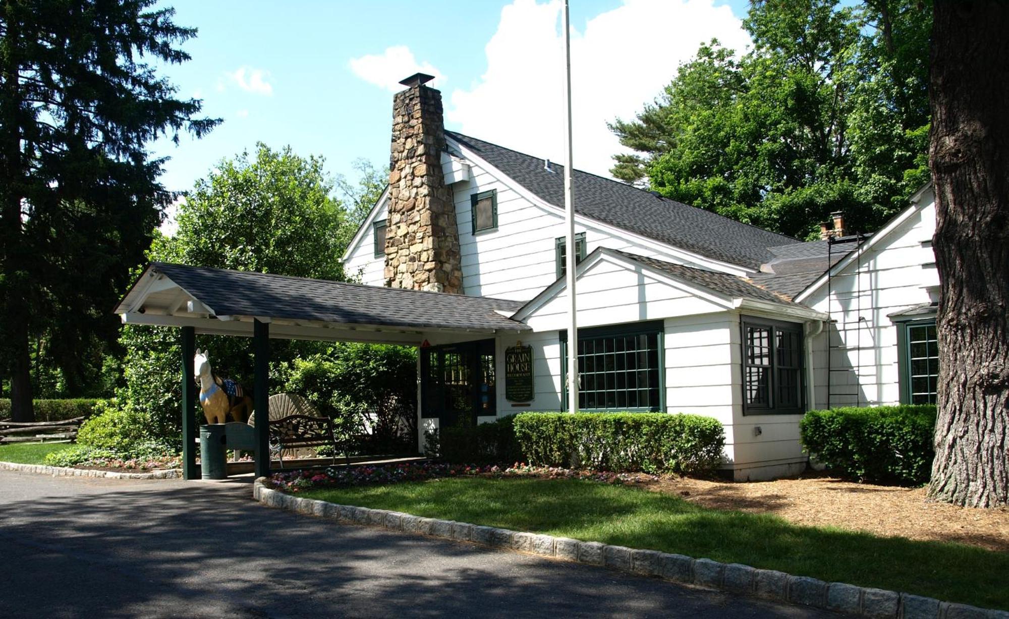 The Olde Mill Inn Basking Ridge Extérieur photo